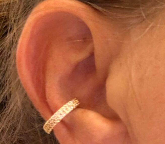 Piercing fake encaixe todo cravejado com micro zircônias, unitário