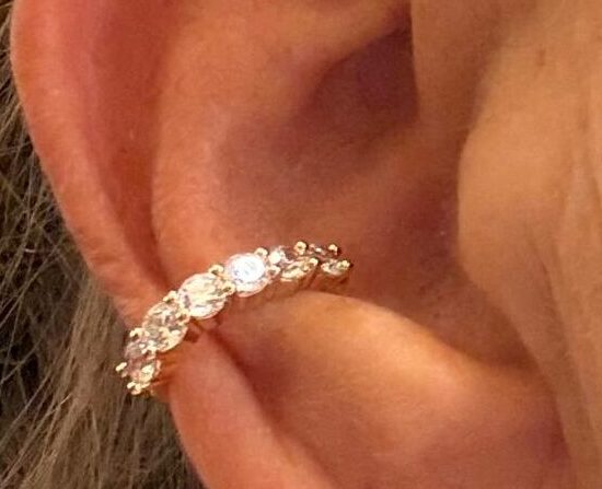 Piercing fake de encaixe com cristais. (uma peça)
