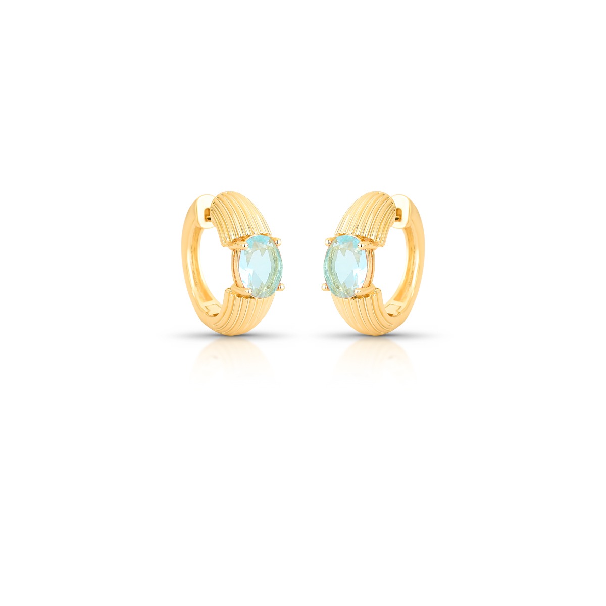 Argola toda trabalhada com riscas, com uma pedra natural oval Água Marinha,