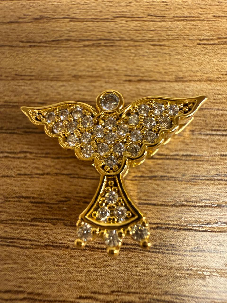 Pingente no banho de ouro, Divino Espirito Santo todo cravejado de zircônia, com frente e verso separadas para passar a corrente. Pequeno.