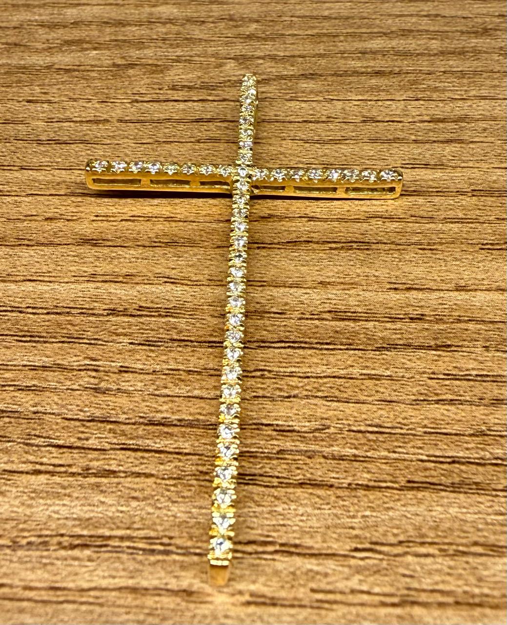Pingente crucifixo grande todo cravejado de micro zircônias. 6cm