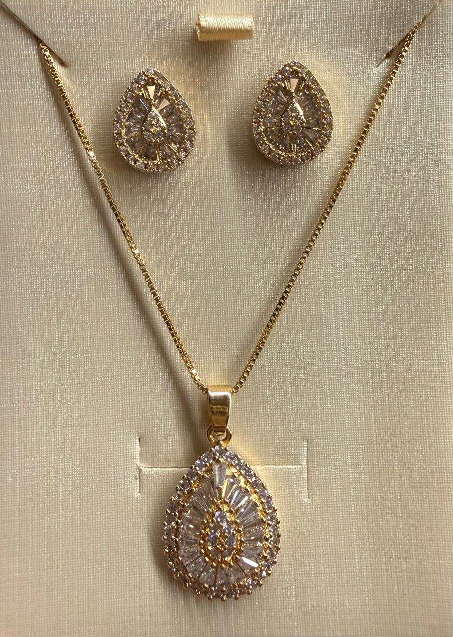 Conjunto colar e brinco gota todo cravejado com micro zircônias e Navetes de Zircônia. Colar 45cm mais 5cm de extensor.
