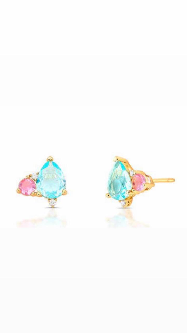 Brinco pequeno formato gota Cristal azul claro com pedra Cristal rosa e duas micro zircônias