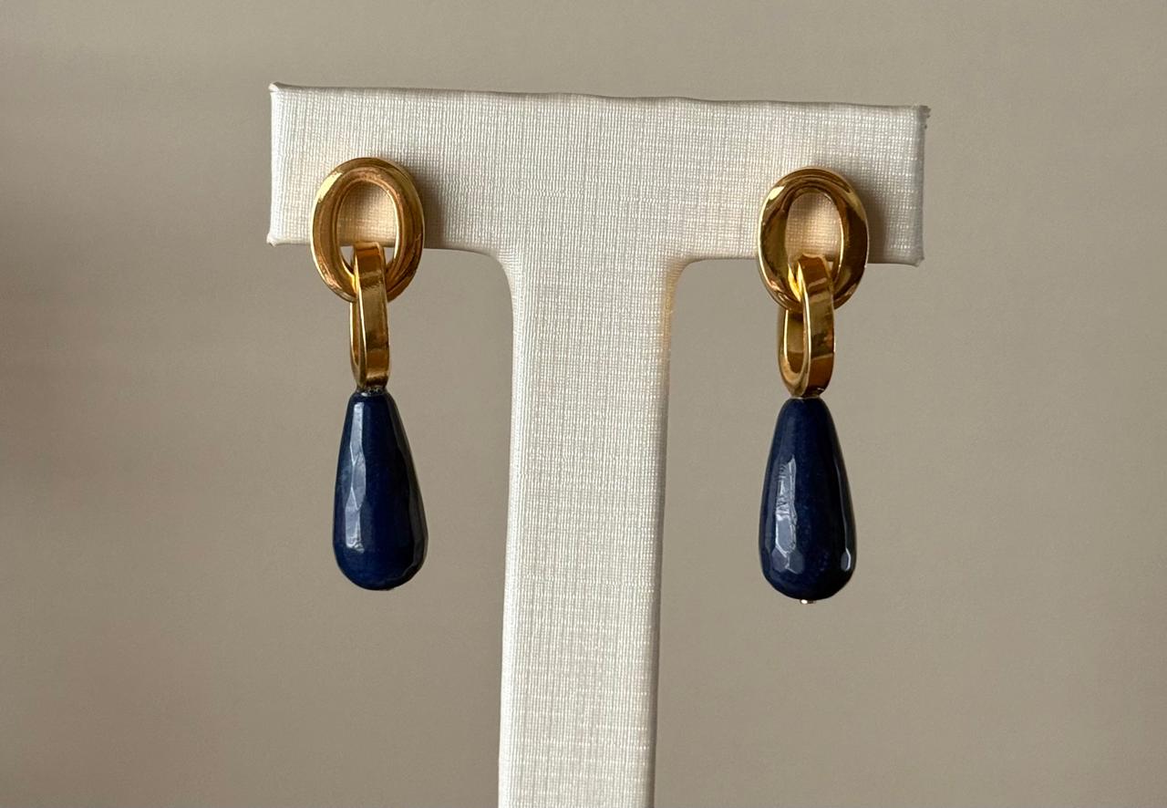 Brinco dois aros grossos com pedra em gota azul Pantonne.